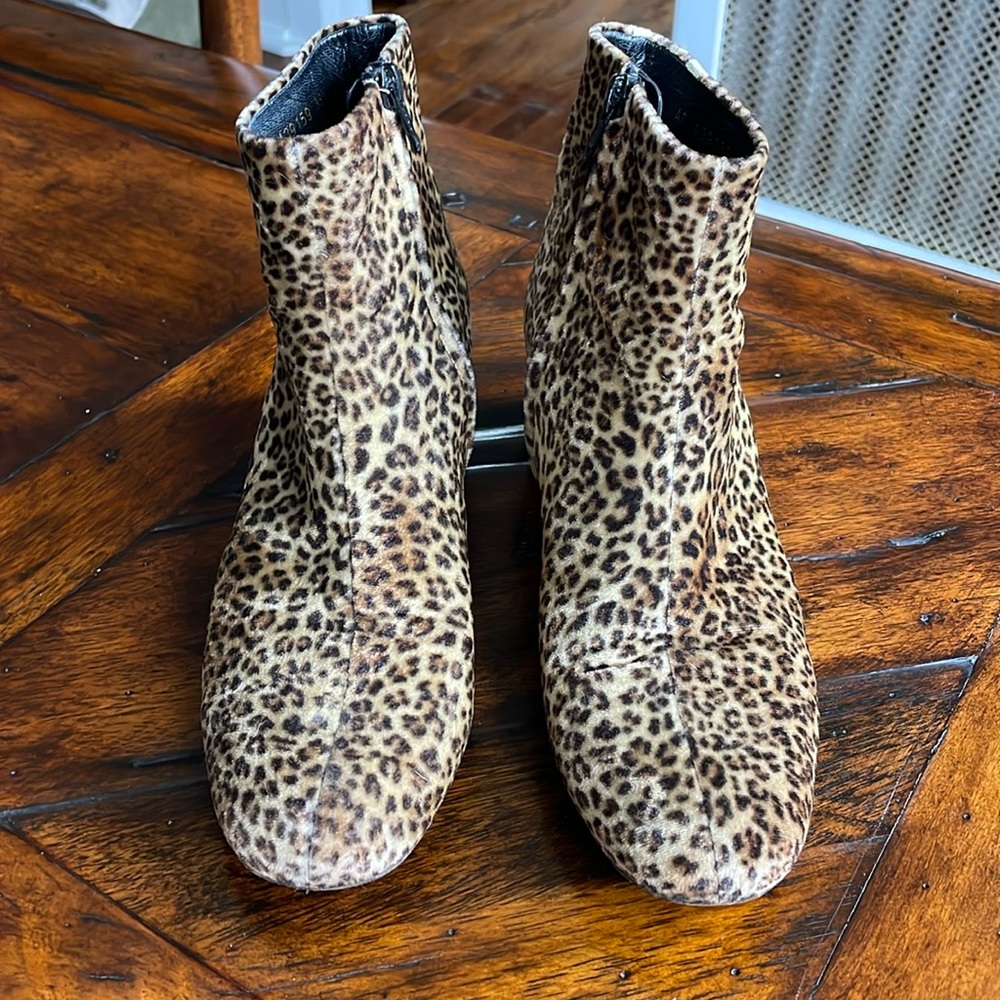Saint Laurent Babies Velvet Leopard Print Booties, size 38.5